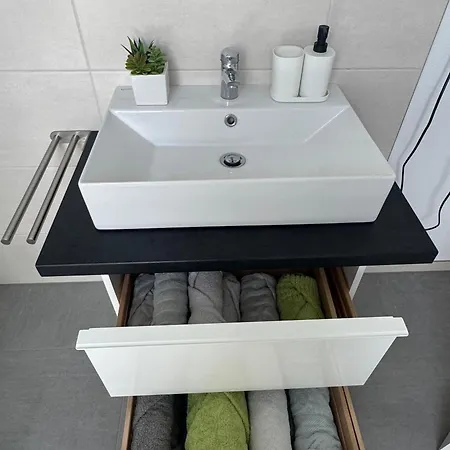 Waldzauber - Moderne Im Gruenen Elpenrod